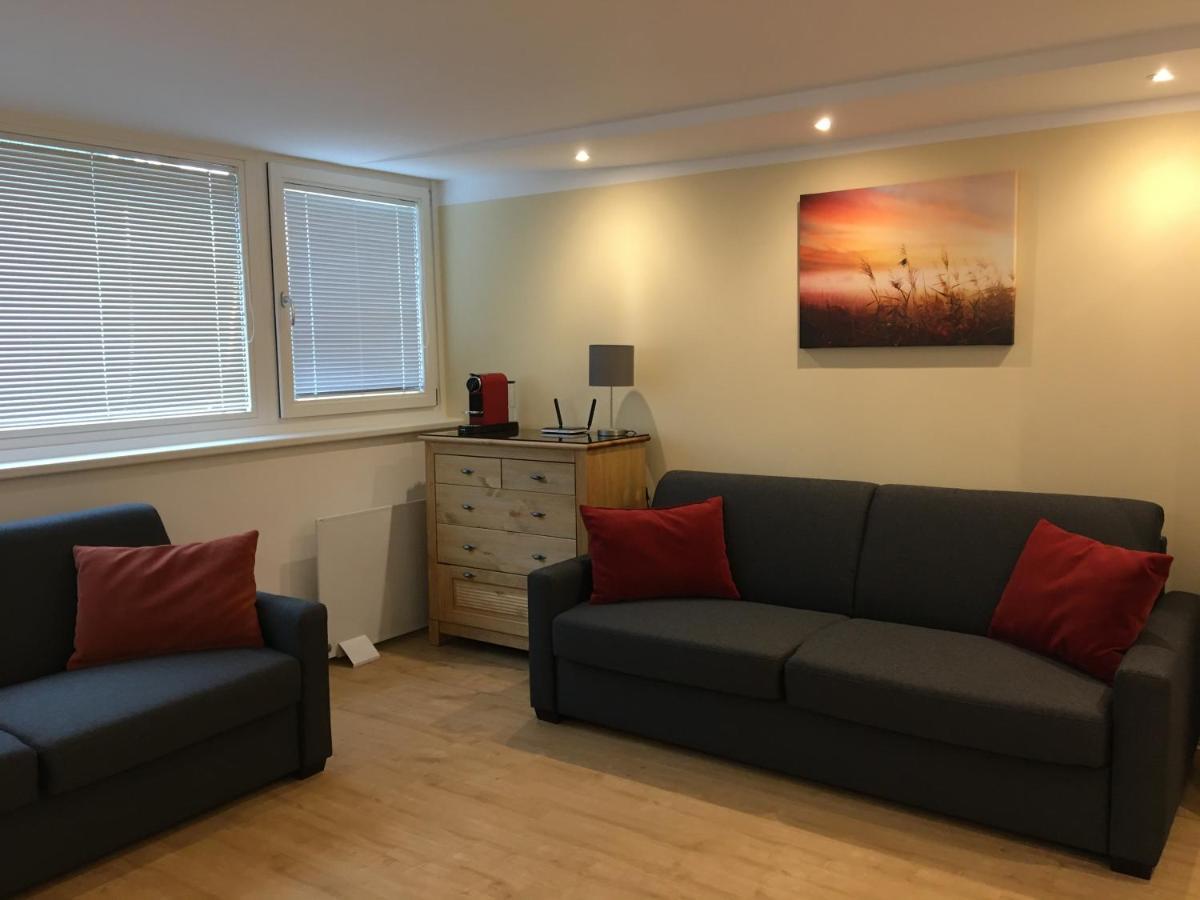 Cosy Flat In The Quiet Area With Own Garden, Free Parking And Direct Public Transport Link To The Centre Appartement Wenen Buitenkant foto